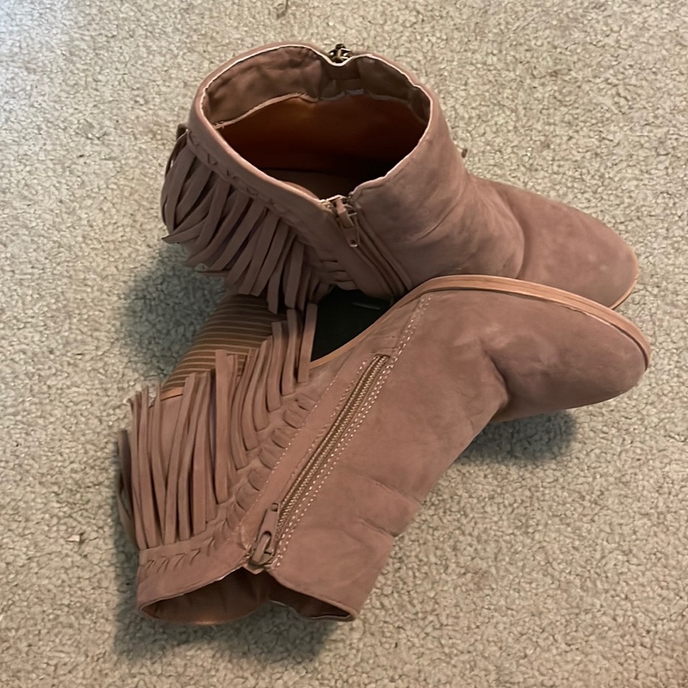 Vanity | suede fringe ankle boots | size 9
